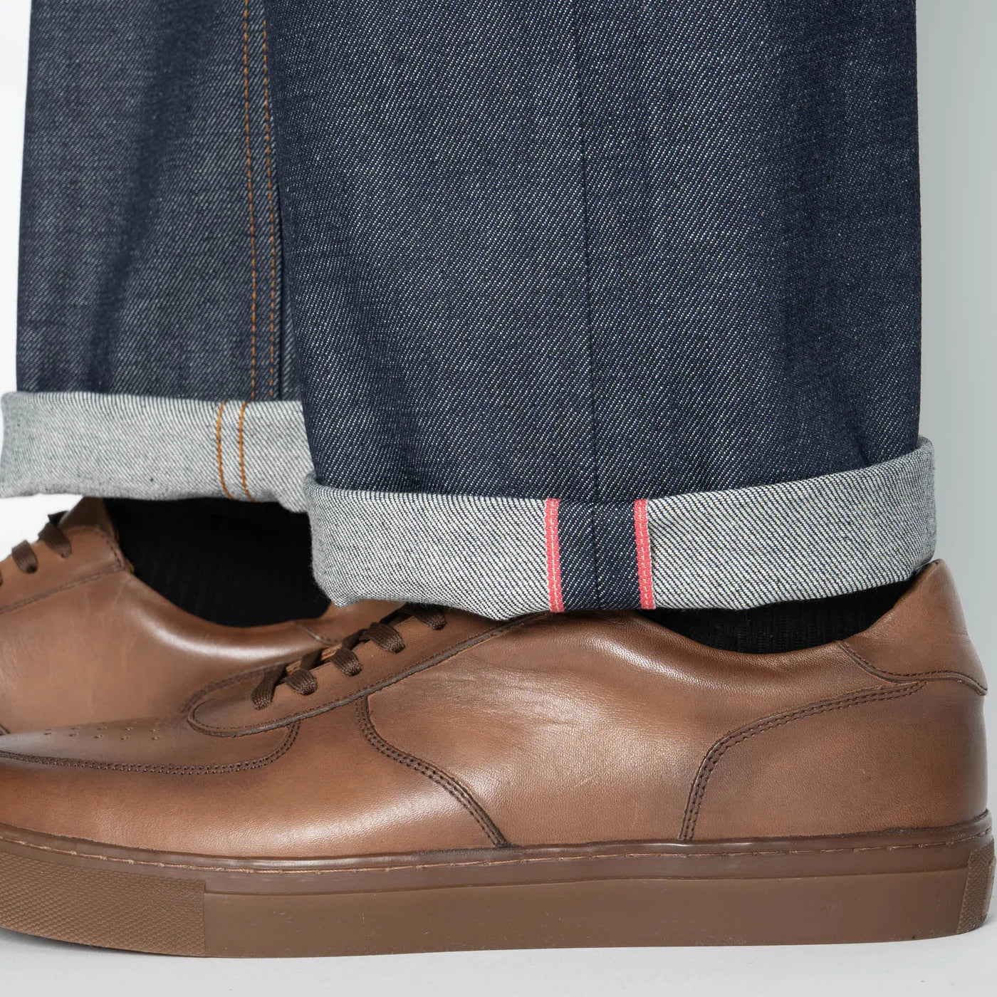 Naked and Famous - Strong guy - Dirty fade Slevage