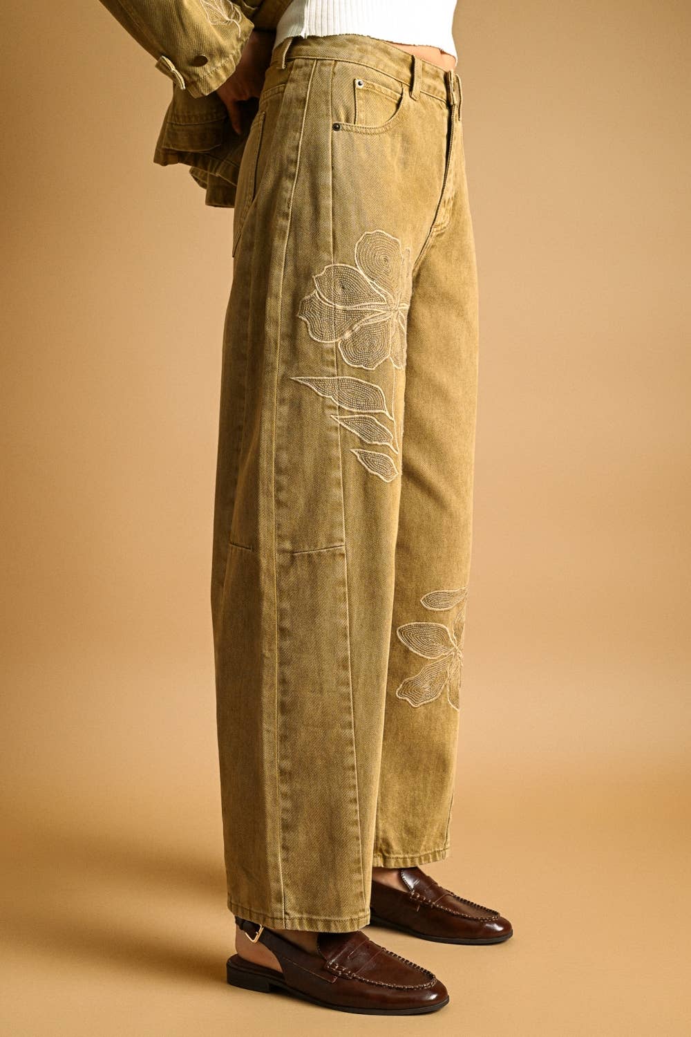 Ella Embroidered Barrel Jeans