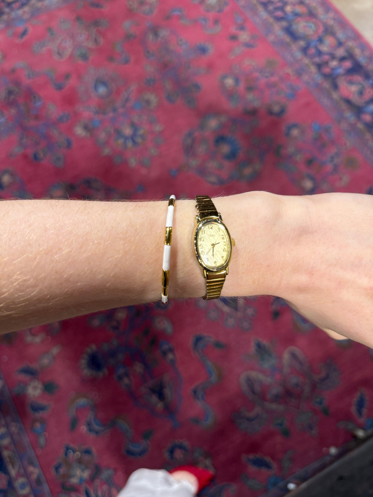 Oval-Face Small 90's Wristwatch