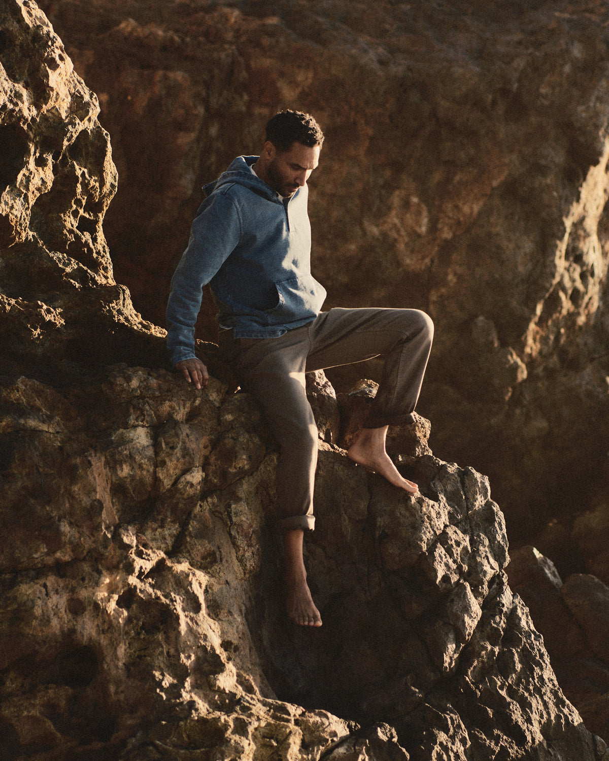Taylor Stitch - The Baja Pullover in Washed Indigo Terry