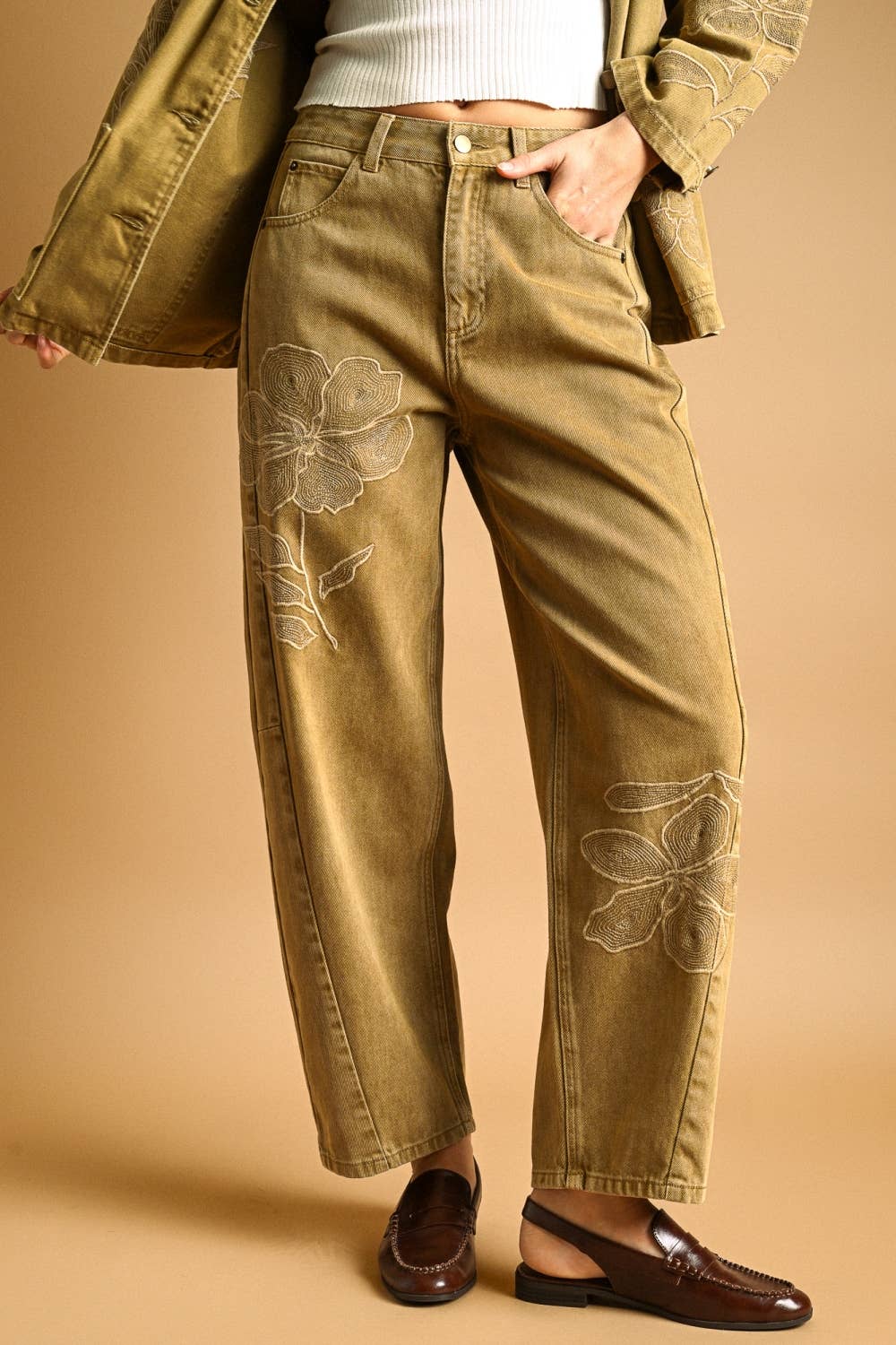 Ella Embroidered Barrel Jeans